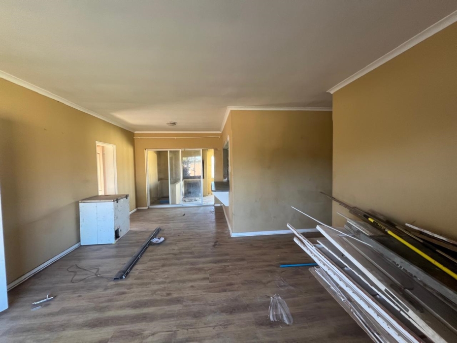 6 Bedroom Property for Sale in Rowallan Park Eastern Cape